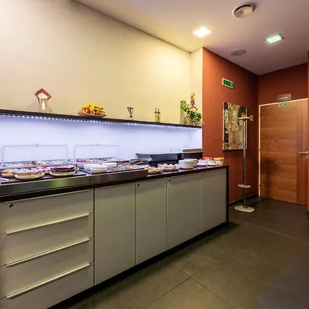 红宝石蓝光酒店 4*