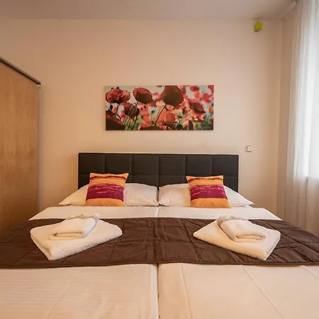 Hotel Ruby Blue